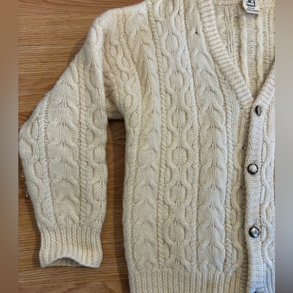 100% wool button down vintage sweater - Picture 4 of 9